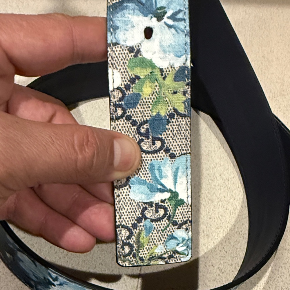 Gucci Black Leather Belt with Silver Buckle - Picture 4 of 4